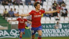 Marc Gual celebra un gol con el Zaragoza