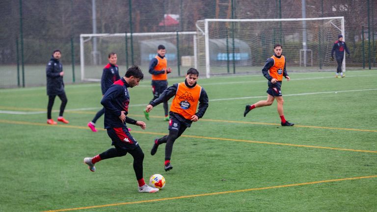 Rubén Domínguez, entrenador del Pontevedra: «Estamos jugando al límite de lo que se puede»