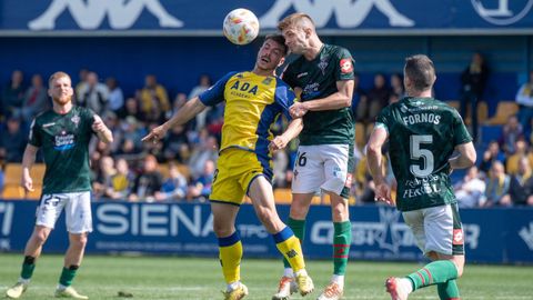 Partido entre Alcorc�n y Racing la pasada campa�a.