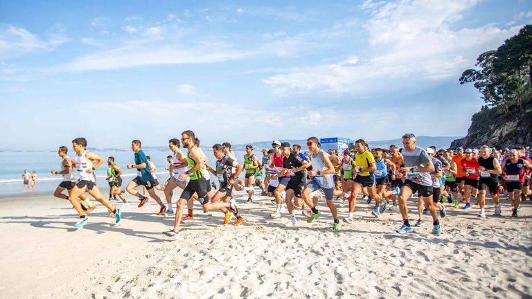 Arena y asfalto sin bajar el ritmo de carrera