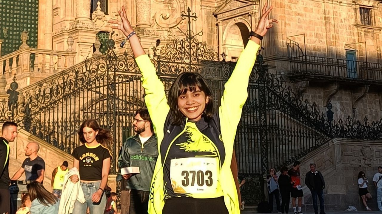 Sania, en la plaza del Obradoiro, tras correr la prueba SantYago 10K.