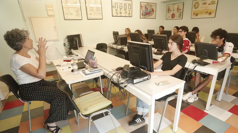 Sin exámenes de conducir hasta septiembre en Vigo