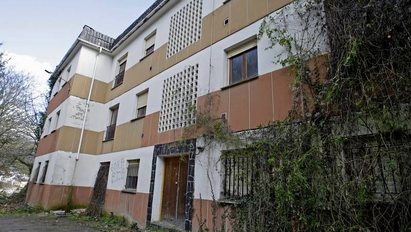 Cartel de la empresa a la que los ganaderos afectados hab�an confiado la gesti�n administrativa de sus granjas.