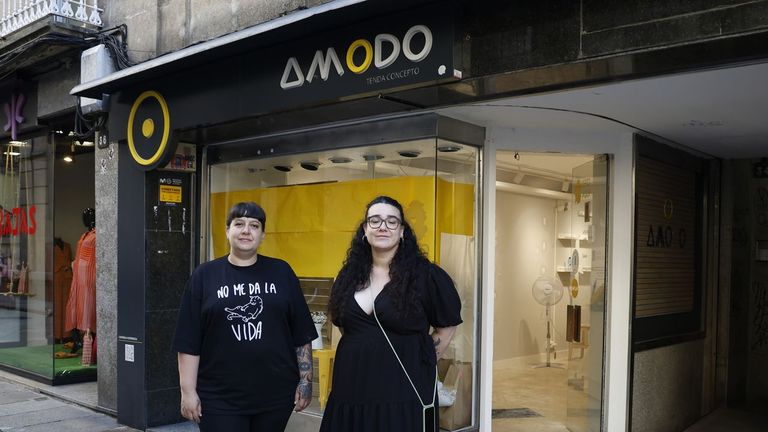 El comercio local se ahoga: «Levamos un ano e medio traballando gratis»