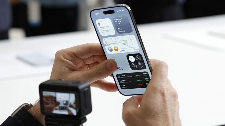 El fin de las SIM físicas: ¿Por qué hasta los neobancos quieren venderte una tarjeta virtual?