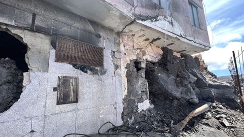 Hasta esta casa de La Laguna llego la lava, a gran altura. Aquí había una sucursal bancaria