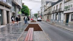 La rúa da Pravia tiene una renovada imagen con las obras de reforma.