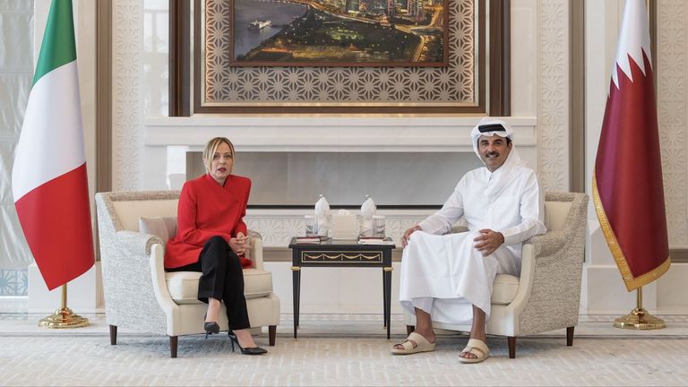 Viaje sorpresa de Meloni a Oriente Próximo en busca de pactos energéticos para su país