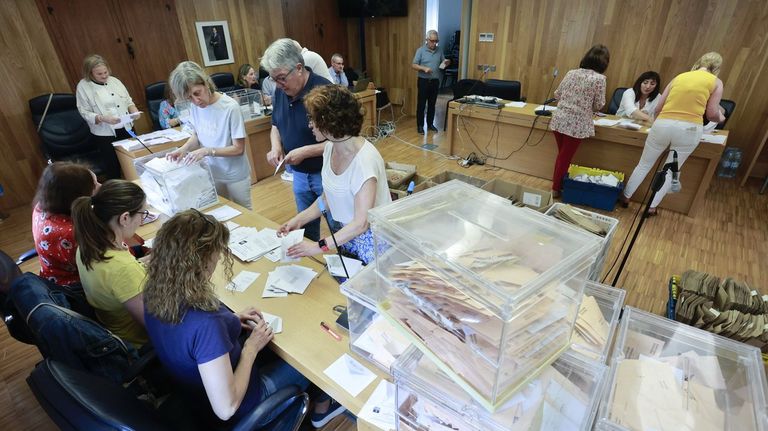 La batalla por los indecisos arranca en Galicia tras dejar atrás el «fulanismo»