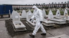 Cementerio de Turn, una de las zonas mas afectadas de Europa por el covid
