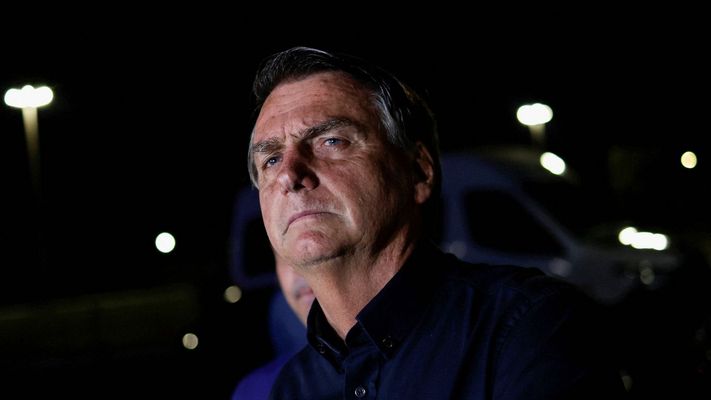 Jair Bolsonaro, presidente saliente de Brasil, comparece para valorar los resultados de la primera vuelta de las elecciones. Competirá con Lula da Silva, que ganó esta ronda, en la jornada decisiva del 30 de octubre