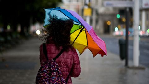 Los ciudadanos de Coruña han vuelto a sacar los paraguas.