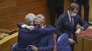 Alfonso Rueda se abraza con Francisco Conde tras ser elegido presidente de la Xunta   