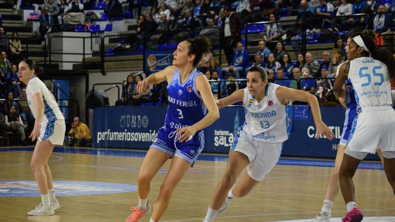 El Eurobaxi Ferrol colapsa ante el Avenida y se jugará la heroica en A Malata (86-58)