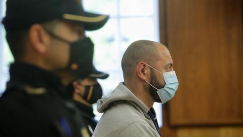Un lucense fue condenado a 10 años sin poder utilizar redes sociales o aplicaciones de mensajería tras confesar haber abusado de un niño de 13 años al que conoció a través de Grindr