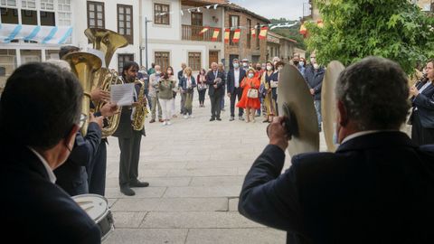 A banda de música de Vilanova dos Infantes tocou na homenaxe a Luís Soto Fernández.