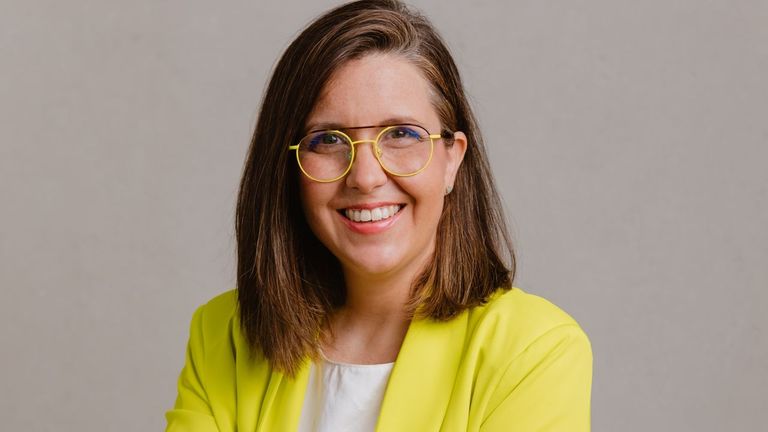 Valeria Aragón: «Es importante que como padres nos miremos con compasión, ahí empieza el cambio»