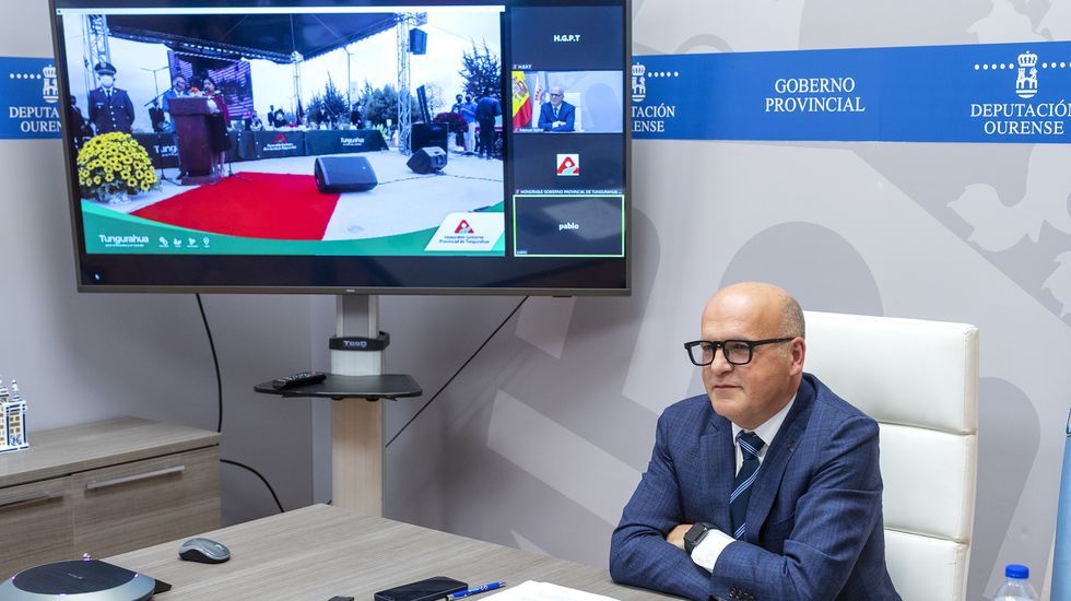 Las escuelas nacidas del dinero de la emigración.José Manuel Baltar asistió al acto de hermanamiento por videoconferencia