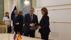 La ministra de Justicia Lola Delgado y el Fiscal General de la Federaci�n Rusa, Yuri Chaika, han firmado el programa de acci�n entre la Fiscal�a rusa que prev� actividades que intensifican las relaciones bilaterales entre ambos organismos durante 2019-2020