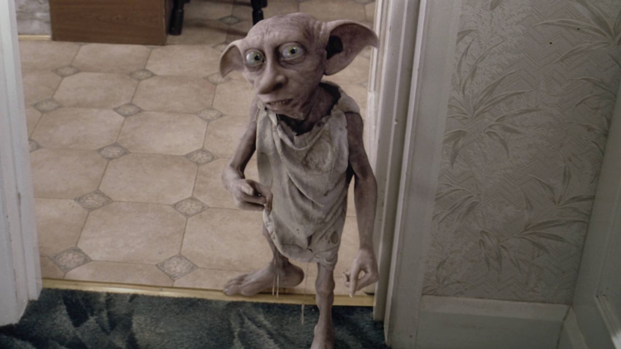 El elfo Dobby, en un fotograma de �Harry Potter y la c�mara de los secretos�