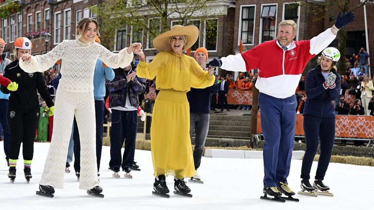 Guillermo y Máxima de Holanda, patinando en la fiesta del día del rey