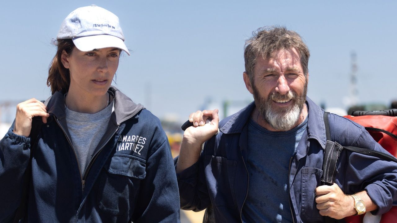 Brbara Lennie y Antonio de la Torre, en un fotograma de Los Tigres.