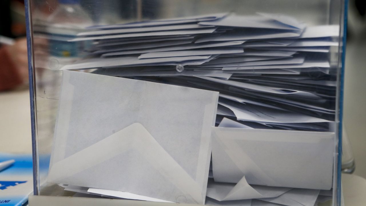Inlineruthmatilda.La cifra de votantes barbanzanos en el exterior no ha parado de crecer en los �ltimos a�os