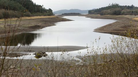 Embalse da Fervenza en Obellido, Vimianzo-Zas.