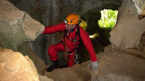 Una visita a la cueva de Varia de Veigas 
