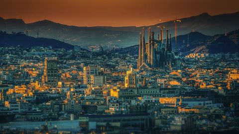 Panormica de Barcelona, con la Sagrada Familia al fondo
