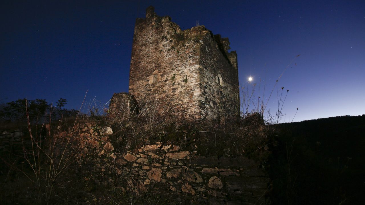 La torre de Torés está en el municipio de As Nogais