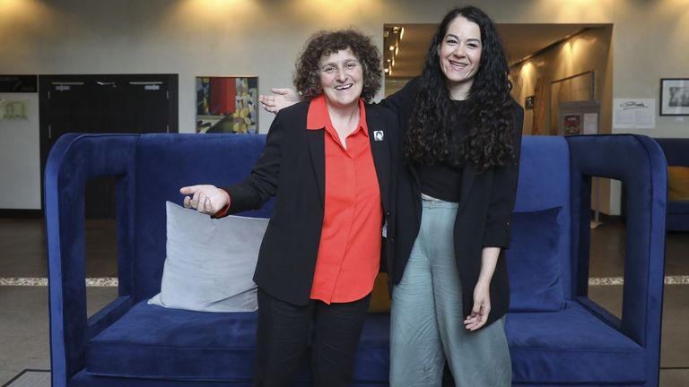 Goretti Sanmartín (PSOE) y María Rozas (CA)