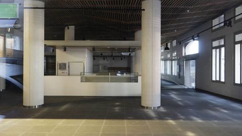 La Plaza de Abastos de A Ponte espera por su reapertura desde el año 2015.