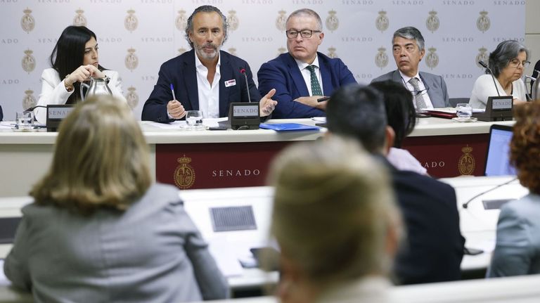 Las víctimas de Adamuz: «Le dijimos a Puente que debía dimitir y nos dijo que él no había soldado el raíl»