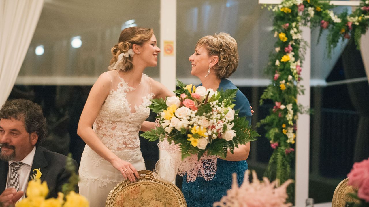 Si la atm�sfera pesa toneladas �por qu� no nos aplasta?.El escritor Domingo Villar, en el taller de ceramistas de la viguesa Escola de Artes e Oficios, clave en su nueva novela, �El �ltimo barco�