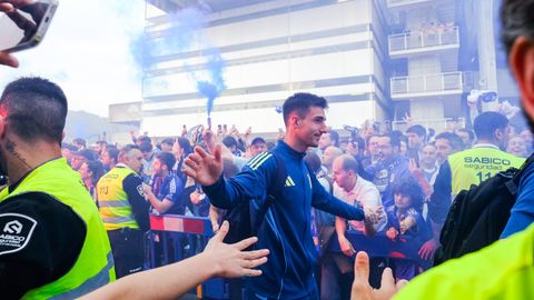 Recibimiento al Real Oviedo en la previa del partido contra el Villarreal