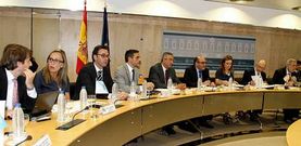 La conselleira de Facenda, Elena Muoz, (segunda por la izquierda), durante el Consejo de Poltica Financiera celebrado ayer en Madrid. 