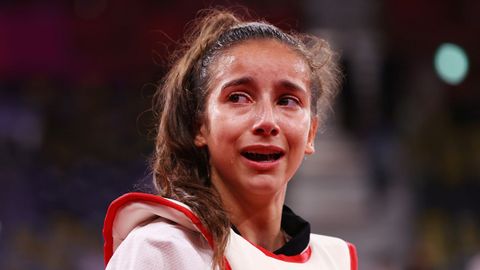Las lágrimas de Adriana Cerezo tras caer en la final por solo un punto, tras recibir una patada al peto a cinco segundos del final