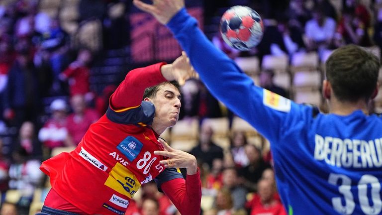 España pierde ante Noruega y se agarra a un milagro en el europeo de balonmano (34-35)