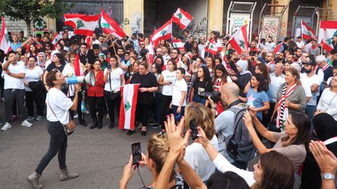 Los manifestantes celebraron la dimisin del primer ministro Saad Hariri