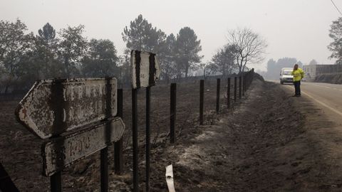 Las llamas tambin llegaron al parque natural del Xurs, en el concello de Muos