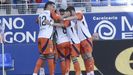 Los jugadores del Real Oviedo celebran el 0-1 de Cazorla al Huesca