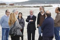 El presidente de Portos, en la playa de Laxe