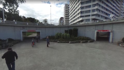 Paseo subterr�neo del puente del Piles