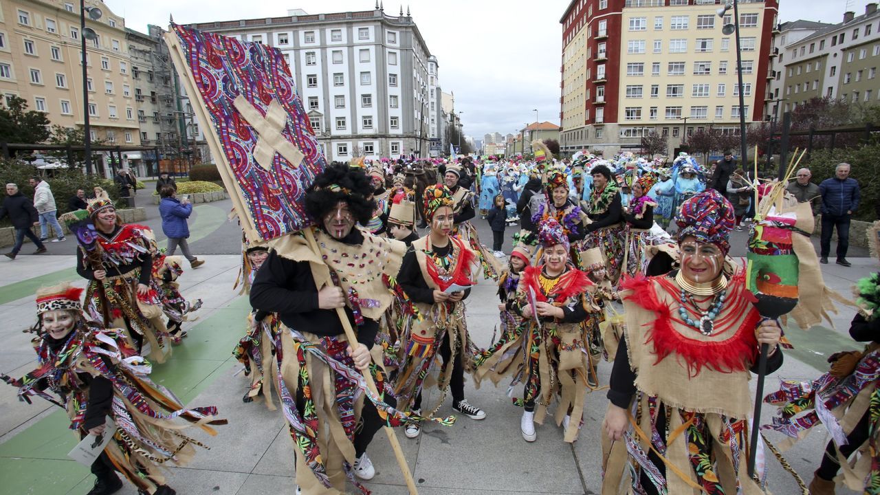 Desfile de comparsas en Ferrol