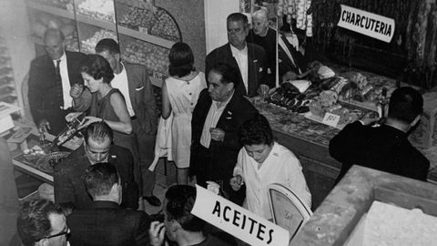 Inauguraci�n de la tienda Coalla de la calle Ur�a en 1955