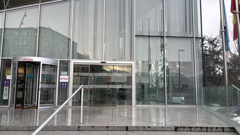 Condenan a un padre en Ourense por abofetear a su hijo de diez años en plena calle y le prohíben verlo durante dos años