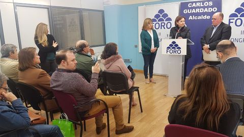 Carmen Moriy�n interviene durante el segundo congreso local del partido en Avil�s