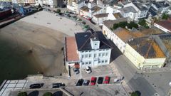 Vista área, en primeiro plano, da Rúa do Porto, en Celeiro, que será humanizada polo Concello de Viveiro coa axuda da Deputación