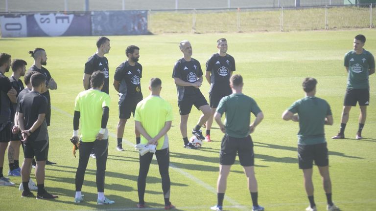 <span lang="gl">Revolucións á galega en Primeira RFEF</span>